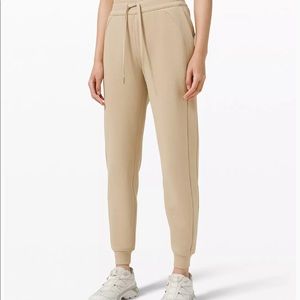 LULULEMON Scuba High-Rise Jogger